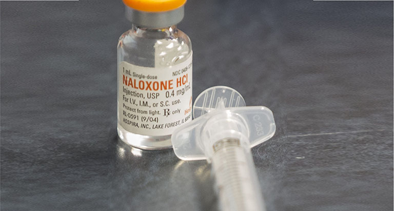 Sử dụng thuốc giải độc Naloxon